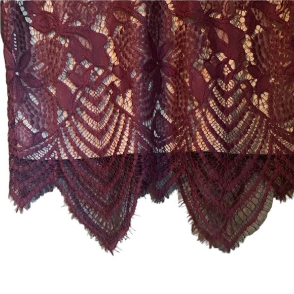 NWT! Express lined short sleeve lace tee. Size small - Picture 8 of 10